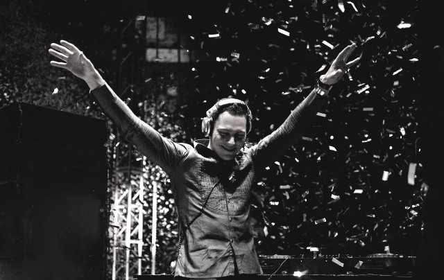 Man hands up keyboard confetti free wallpaper - medium preview image