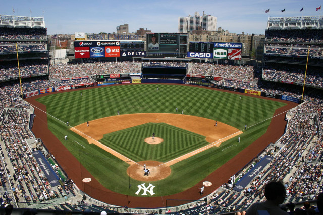 Baseball stadium crowd sunny day #4 free wallpaper - medium preview image