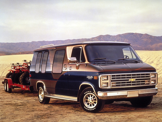 Van trailer desert mountains sky free wallpaper - medium preview image