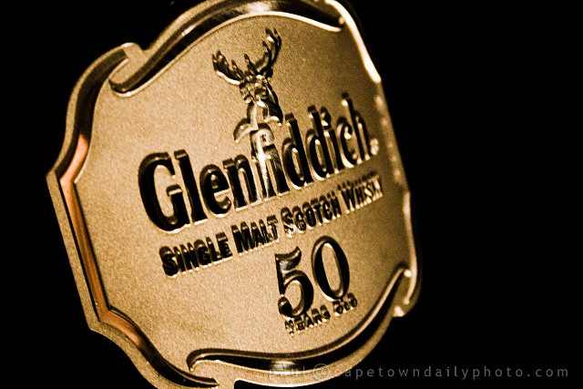Golden sign deer glenndtich closeup free wallpaper - medium preview image