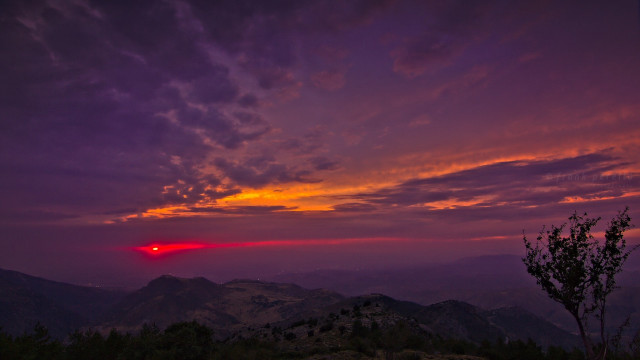 Sunset mountain range tree purple free wallpaper - medium preview image