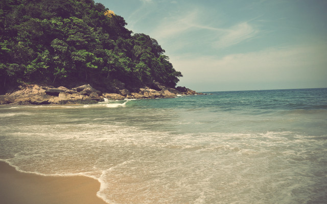 Beach wave rock sky ocean free wallpaper - medium preview image