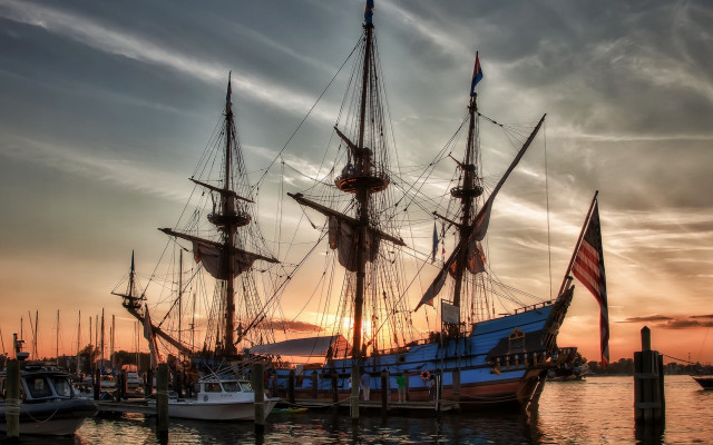 Large boat dock sunset flag free wallpaper - medium preview image