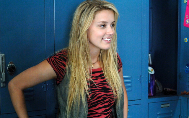 Carey morris blue locker smile free wallpaper - medium preview image