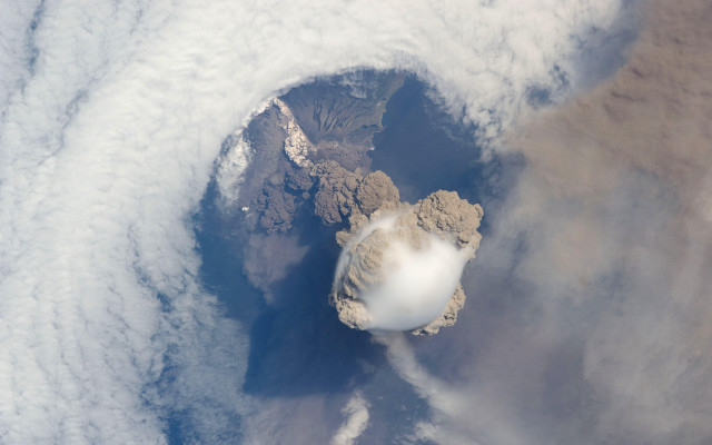 Cloud island jigsaw cloud space free wallpaper - medium preview image