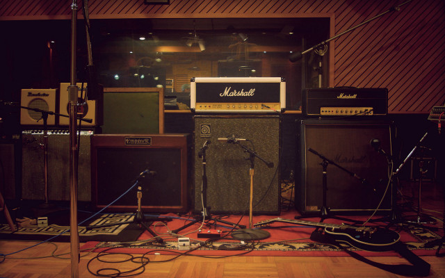 Guitar amps microphone speaker studio free wallpaper - medium preview image
