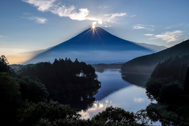 Mountain lake sunlight trees forest free wallpaper - medium preview image