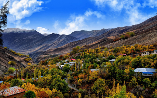 Mountain town autumn blue sky free wallpaper - medium preview image