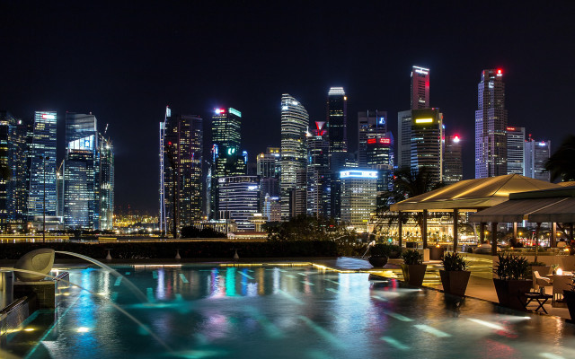 City skyline pool fountain night free wallpaper - medium preview image