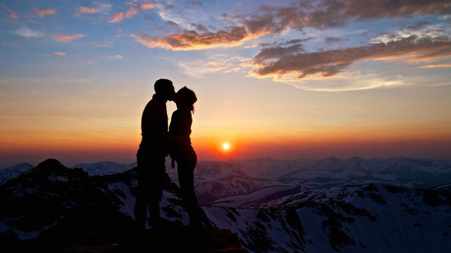 Mountain sunset couple clouds lake free wallpaper - medium preview image