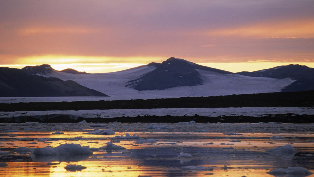 Sunset mountain range ice floes free wallpaper - medium preview image