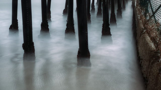 Pier fence bird cloud mountain #2 free wallpaper - medium preview image