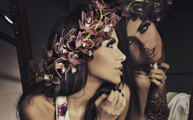 Gothic facialreflection flowerhair makeup fashion free wallpaper - medium preview image