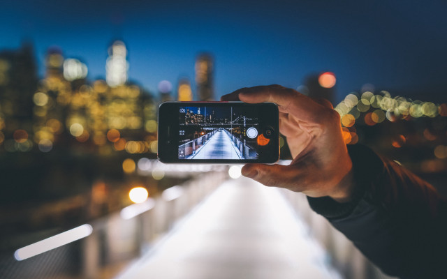 City night phone shooting bokeh free wallpaper - medium preview image