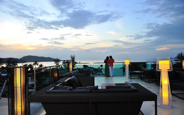 Balcony couple ocean sunset city free wallpaper - medium preview image