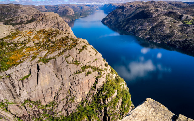Lake mountain view blue sky free wallpaper - medium preview image