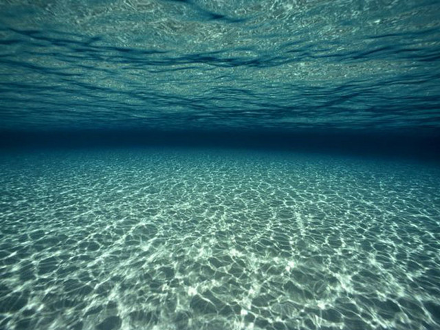 Large body of water sky free wallpaper - medium preview image