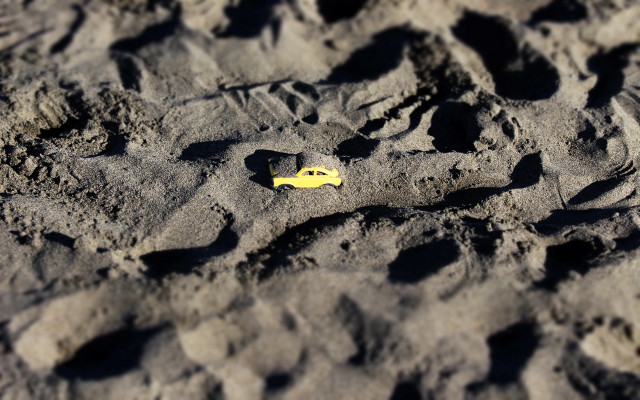 Yellow object sand dunes beach free wallpaper - medium preview image