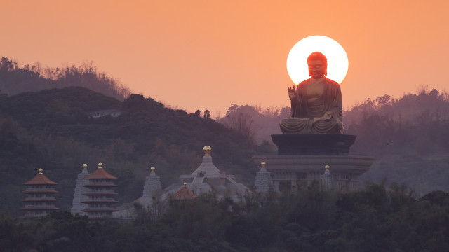 Buddha sunset mountain pagodas fullmoon free wallpaper - medium preview image