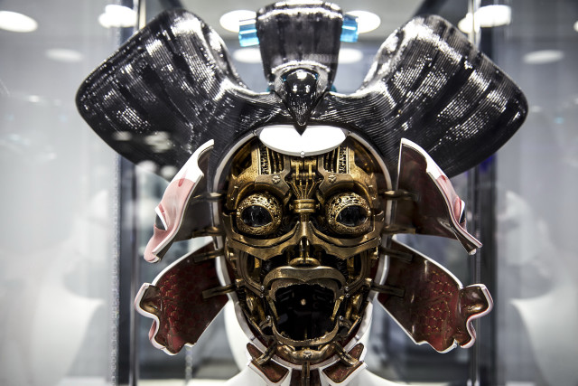 Robot mask wings helmet glass free wallpaper - medium preview image