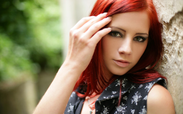 Redhair wall portrait blurry cosplay free wallpaper - medium preview image
