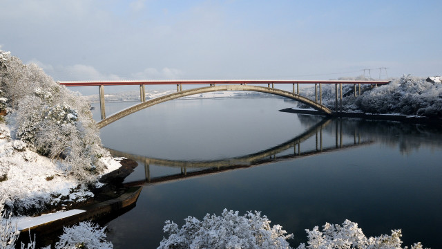 Bridge river snow landscape boat #2 free wallpaper - medium preview image