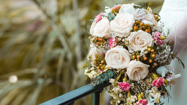Bridal bouquet flowers railings romantic free wallpaper - medium preview image