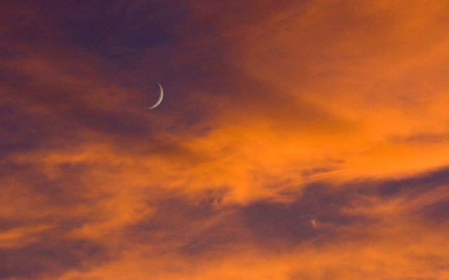 Crescent moon sunset pastel cityscape free wallpaper - medium preview image