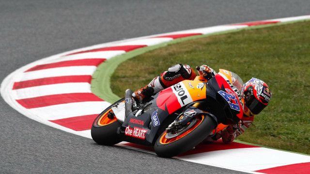 Motorcycle race track person helmet free wallpaper - medium preview image