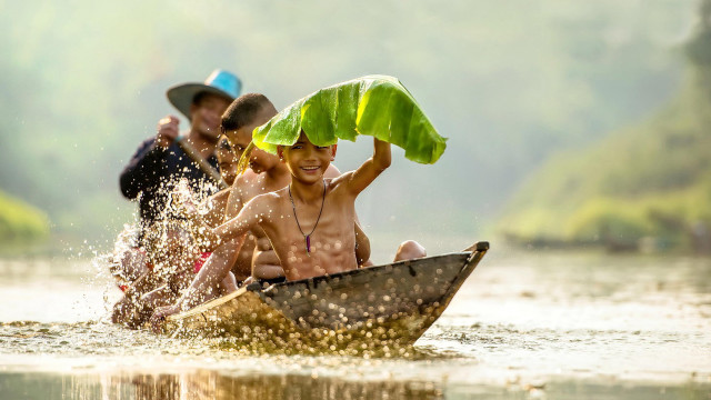 River boat banana group outdoor free wallpaper - medium preview image