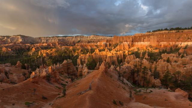 Canyon cloudy sky trees people free wallpaper - medium preview image