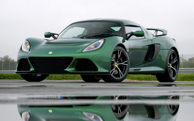 Green sports car reflection digital free wallpaper - medium preview image