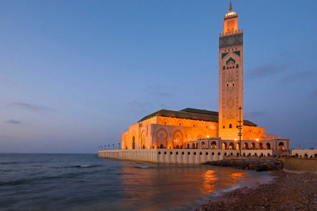 Large building clock tower ocean #2 free wallpaper - medium preview image