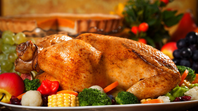Turkey vegetables fruit grapes basket free wallpaper - medium preview image