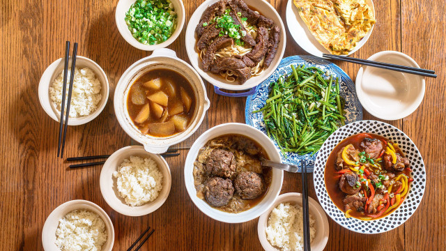 Table food chopsticks rice vegetables free wallpaper - medium preview image