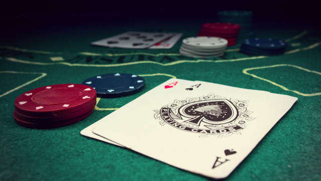 Poker table card chips green free wallpaper - medium preview image