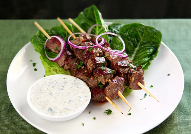 Plate meat vegetables dressing fullmoon free wallpaper - medium preview image