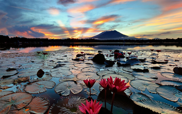 Lake mountain sunset clouds lymphd free wallpaper - medium preview image