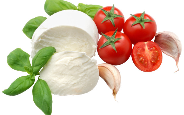 Mozzarella tomatoes garlic basil green free wallpaper - medium preview image