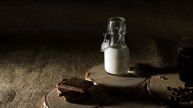 Milk chocolate coffee table photorealism free wallpaper - medium preview image