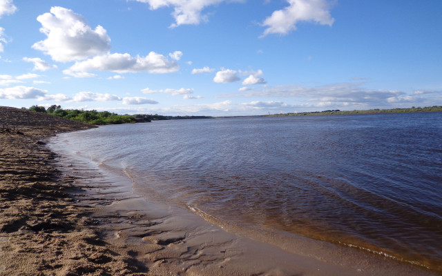 Hudson river beach sky clouds free wallpaper - medium preview image