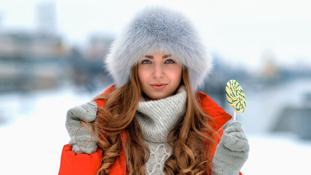 Winter coat woman leaf hat free wallpaper - medium preview image