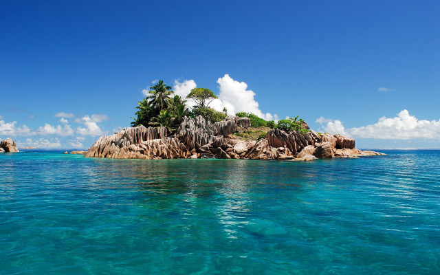 Island palm trees boat ocean free wallpaper - medium preview image