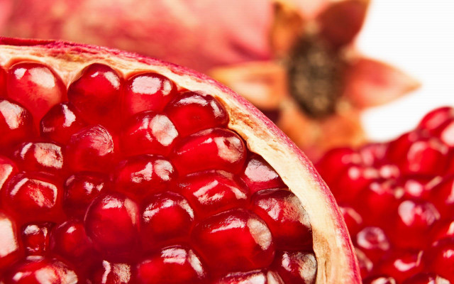 Pomegranate leaf macro food photography free wallpaper - medium preview image