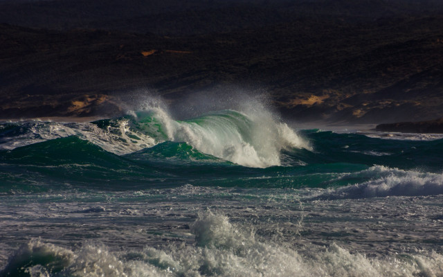 Wave mountain shore stormy ocean free wallpaper - medium preview image
