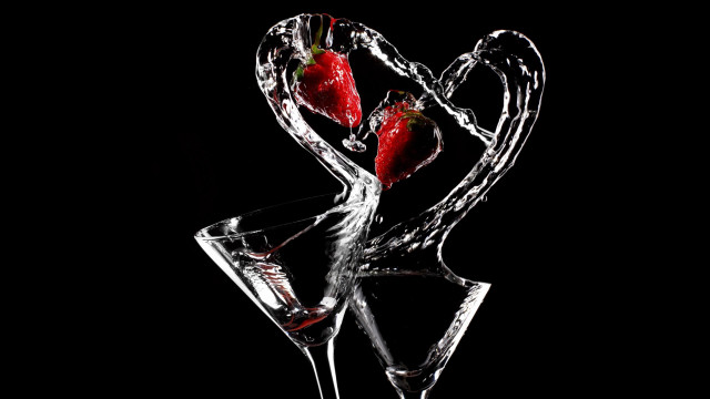 Wine strawberries heart glass lyco free wallpaper - medium preview image