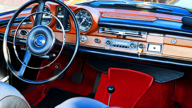 Car dashboard steeringwheel clock redseat free wallpaper - medium preview image