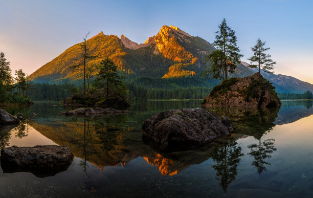 Mountain range reflection still lake #9 free wallpaper - medium preview image