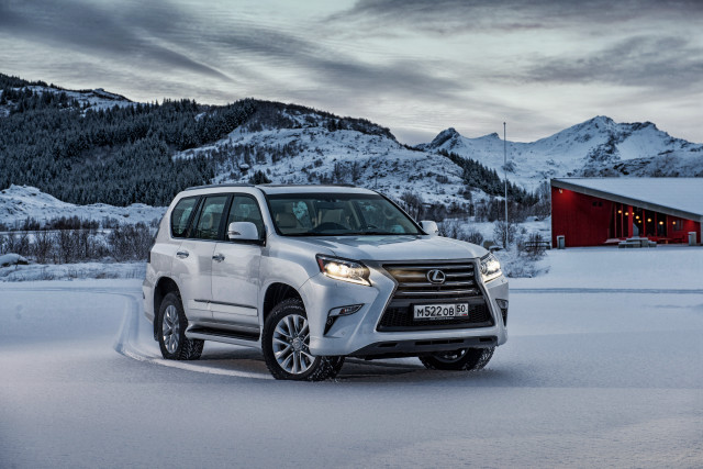 White suv mountains snow red free wallpaper - medium preview image