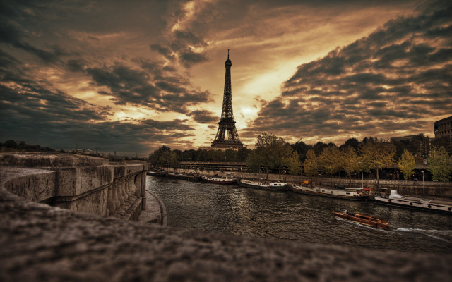 Eiffel boat river paris cloudy free wallpaper - medium preview image